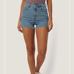 LEVI RIBCAGE SHORTS